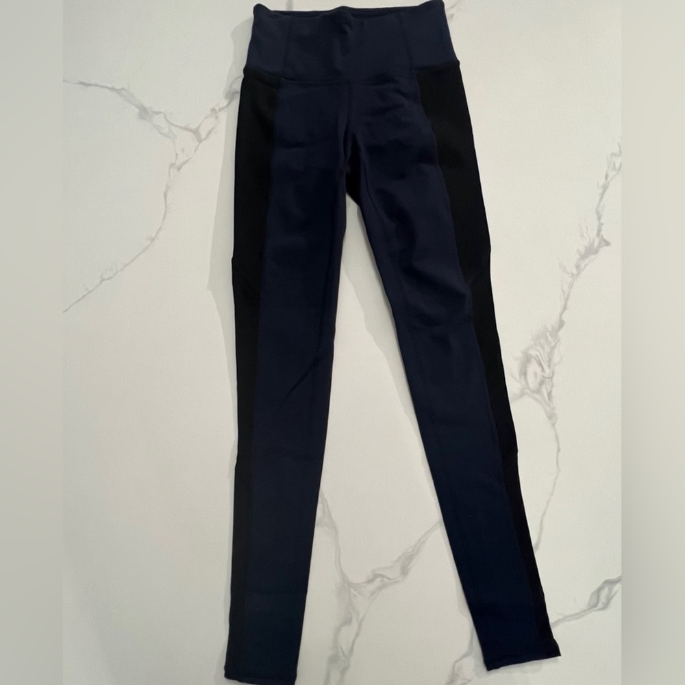 Nwot Athleta Dark Blue With Black Shear On The Sides Leggings Size Xxs View 2